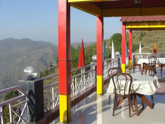 Hotel Crystal Palace Dhanaulti Kültér fotó